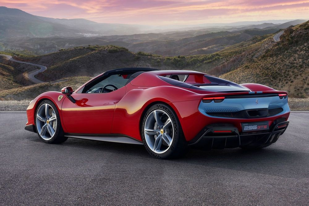 04_296_GTS_Assetto_Fiorano_34_post.jpg