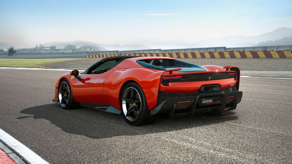 09_Spider_rear34_16_9_970fe4de-edbe-40db-b7c5-cf82817d5580.jpg