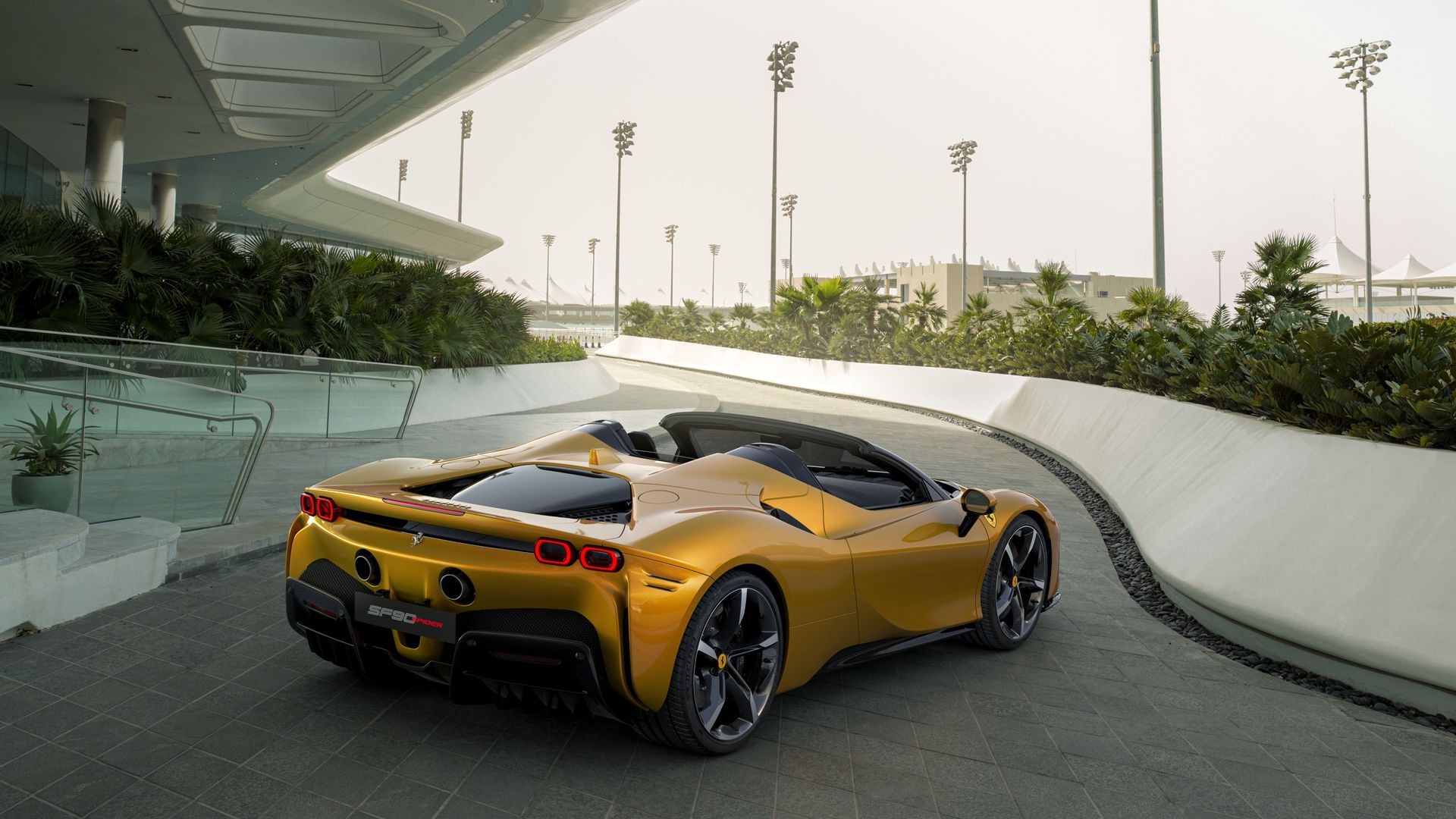 07_SF90_Spider_3-4_rear.jpg