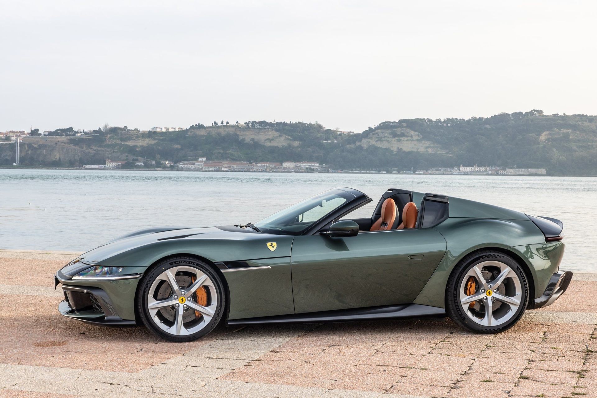 Ferrari_12Cilindri_Spider_Sta_Ext_13.jpg